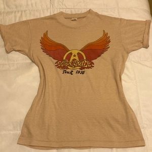 Aerosmith Vintage Rock Tee and a cool sandalwood necklace thrown in!🎶